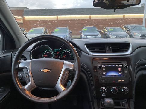 Used 2015 Chevrolet Traverse LT w/ Style and Technology Package image 10