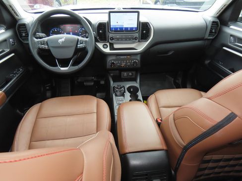 Used 2023 Ford Bronco Sport Heritage Limited image 23