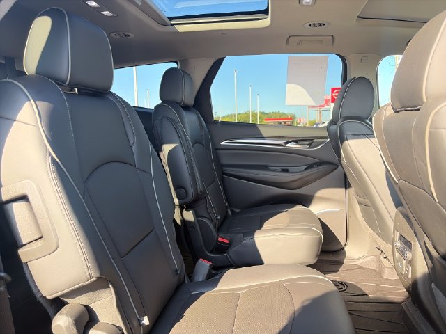 Used 2019 Buick Enclave Avenir w/ Avenir Technology Package AWD/4WD image 13