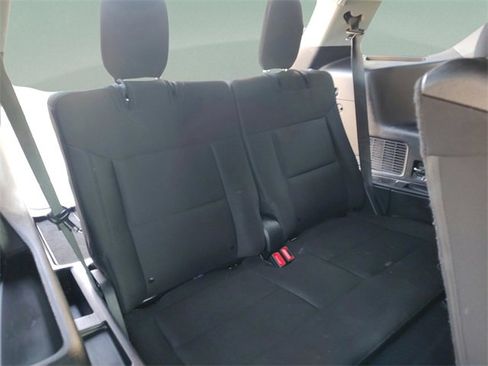 Used 2022 Ford Explorer XLT image 31