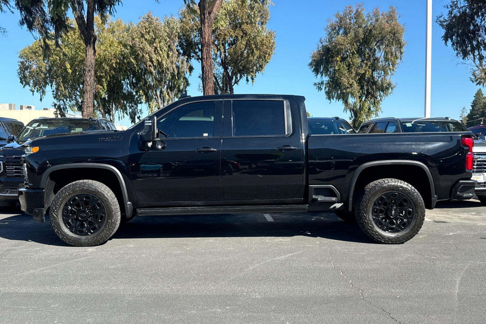 Used 2021 Chevrolet Silverado 2500 High Country w/ Z71 Off-Road Package AWD/4WD image 8