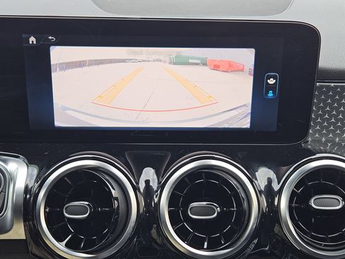 Certified 2026 Mercedes-Benz GLB 250 image 17