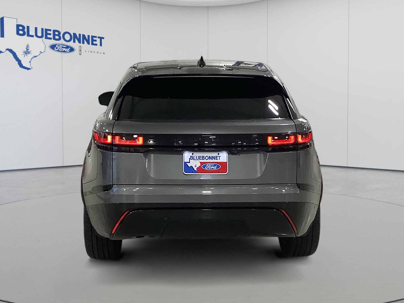 Used 2018 Land Rover Range Rover Velar S AWD/4WD image 6