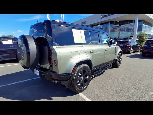Used 2025 Land Rover Defender 110 X-Dynamic SE AWD/4WD image 8
