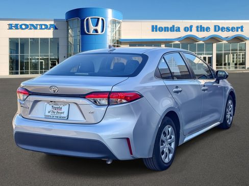 Used 2023 Toyota Corolla LE image 7