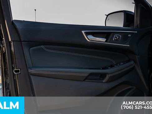 Used 2020 Ford Edge Titanium image 17