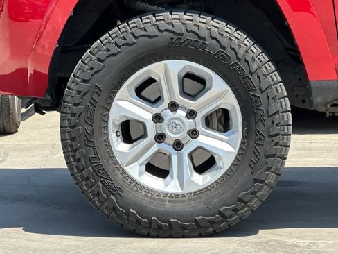 Used 2014 Toyota 4Runner SR5 Premium AWD/4WD image 12