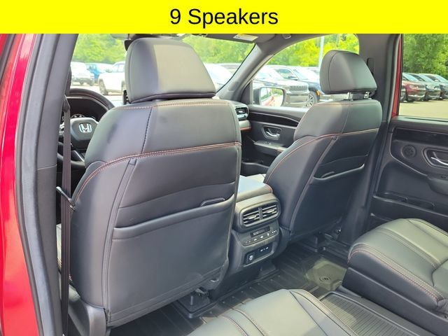 Used 2025 Honda Pilot TrailSport image 12