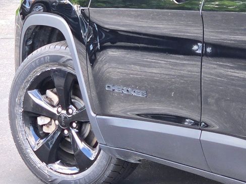 Used 2021 Jeep Cherokee Altitude image 15