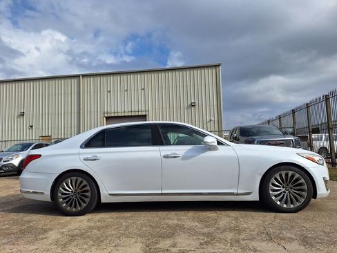 Used 2017 Genesis G90 3.3T Premium image 2