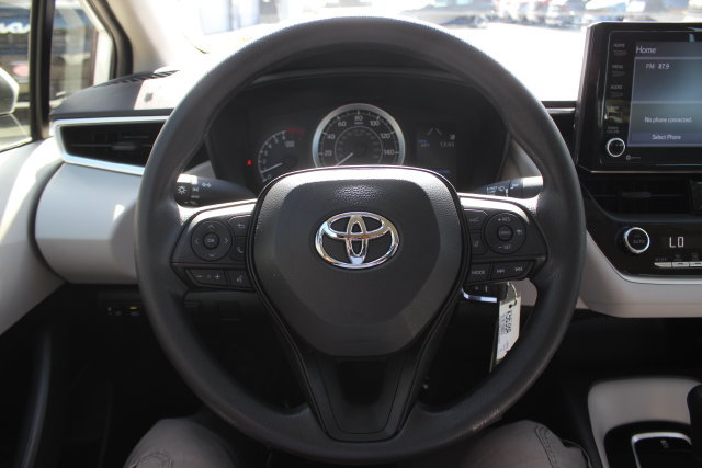 Used 2022 Toyota Corolla LE FWD image 13