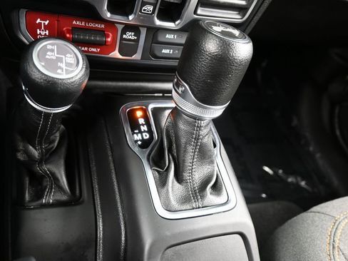 Used 2024 Jeep Wrangler Unlimited AWD/4WD image 26