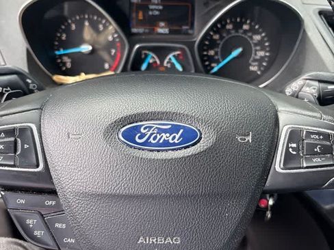 Used 2018 Ford Escape SE w/ SE Sport Appearance Package FWD image 10