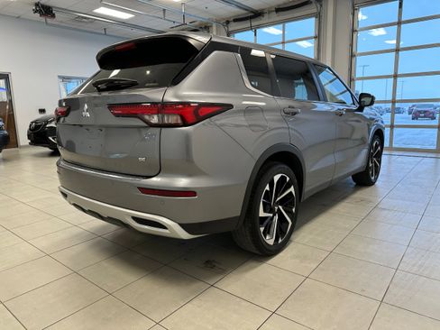 Used 2022 Mitsubishi Outlander SE image 5