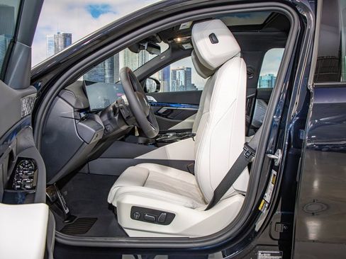 Used 2025 BMW i5 M60 w/ Premium Package image 20