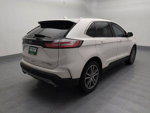 Used 2019 Ford Edge Titanium FWD image 9