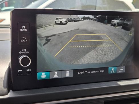 Used 2025 Honda Pilot Touring image 26