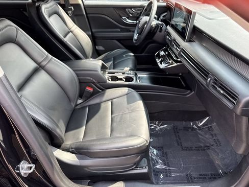 Certified 2024 Lincoln Corsair AWD image 31