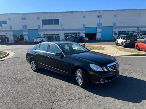 Used 2010 Mercedes-Benz E 350 4MATIC Sedan image 27