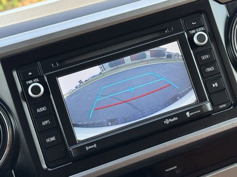 Used 2016 Toyota Tacoma SR5 image 28