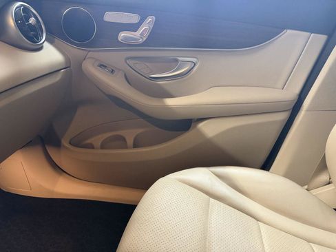 Used 2022 Mercedes-Benz GLC 300 4MATIC image 19