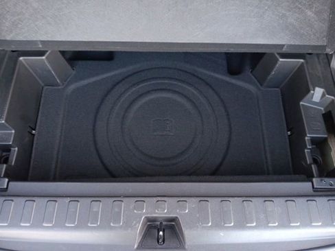 Used 2023 GMC Terrain SLT image 35