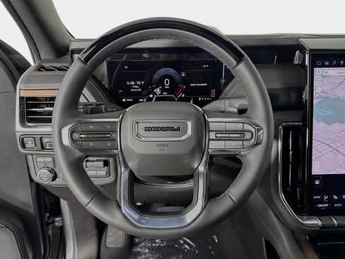 New 2026 GMC Yukon Denali w/ Denali Reserve Package AWD/4WD image 12