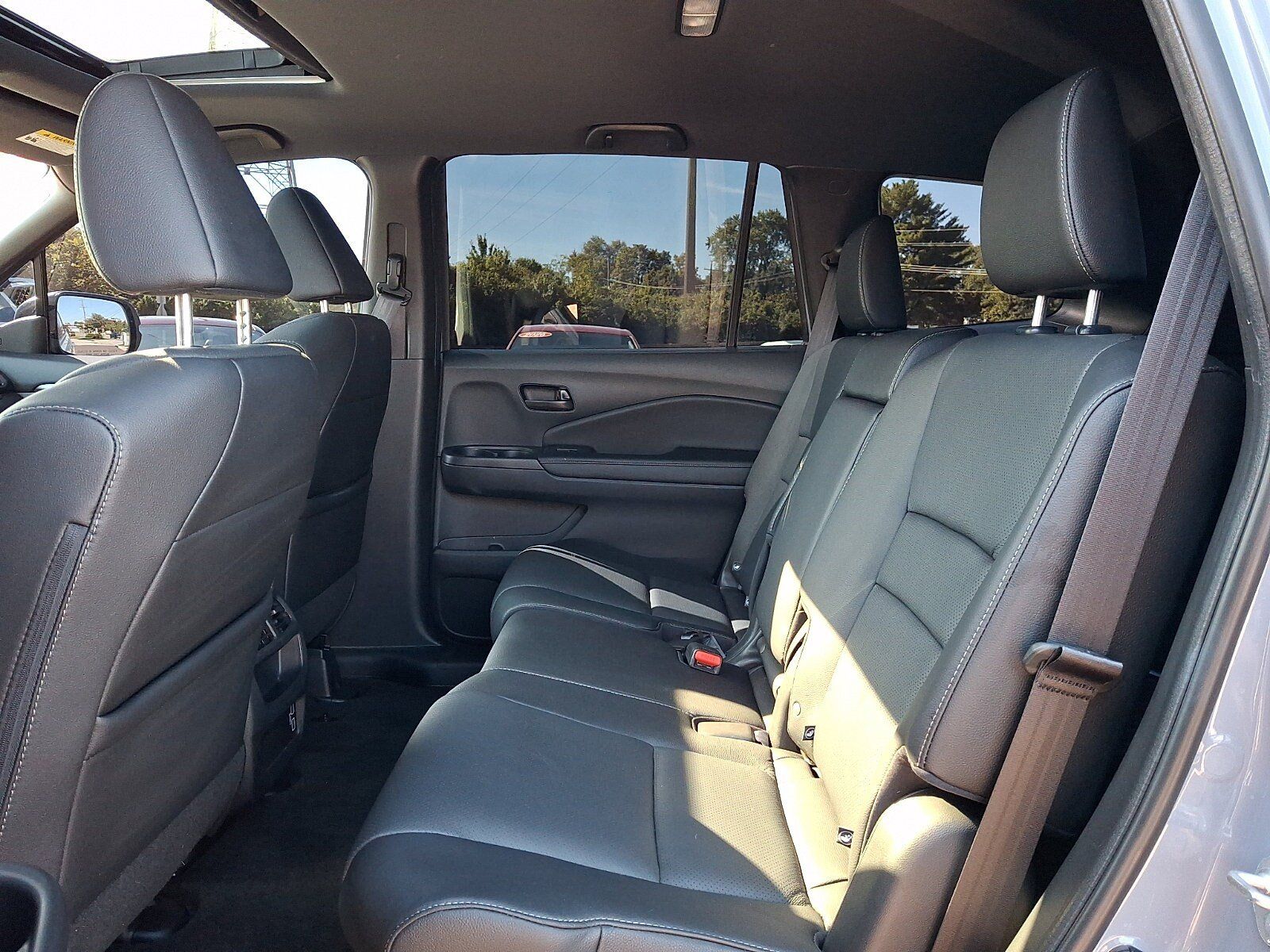 Used 2023 Honda Passport EX-L image 10