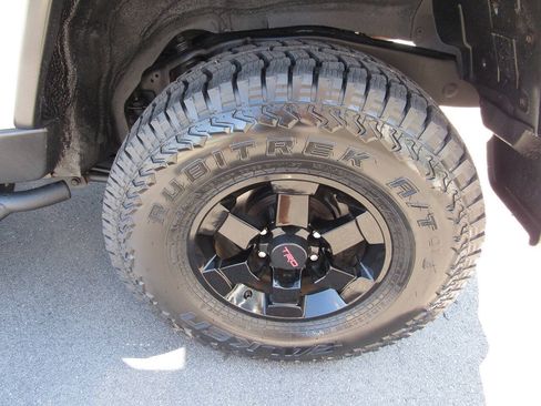 Used 2014 Toyota FJ Cruiser 4WD w/ Upgrade Package image 14