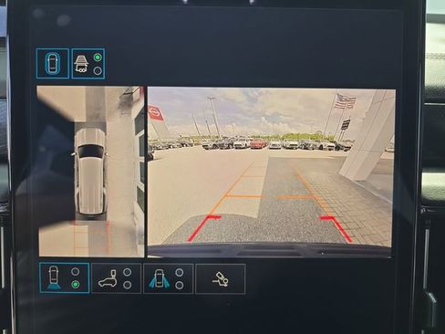 Certified 2025 GMC Yukon XL AT4 AWD/4WD image 21