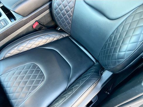 Used 2024 Ford Edge Titanium image 19