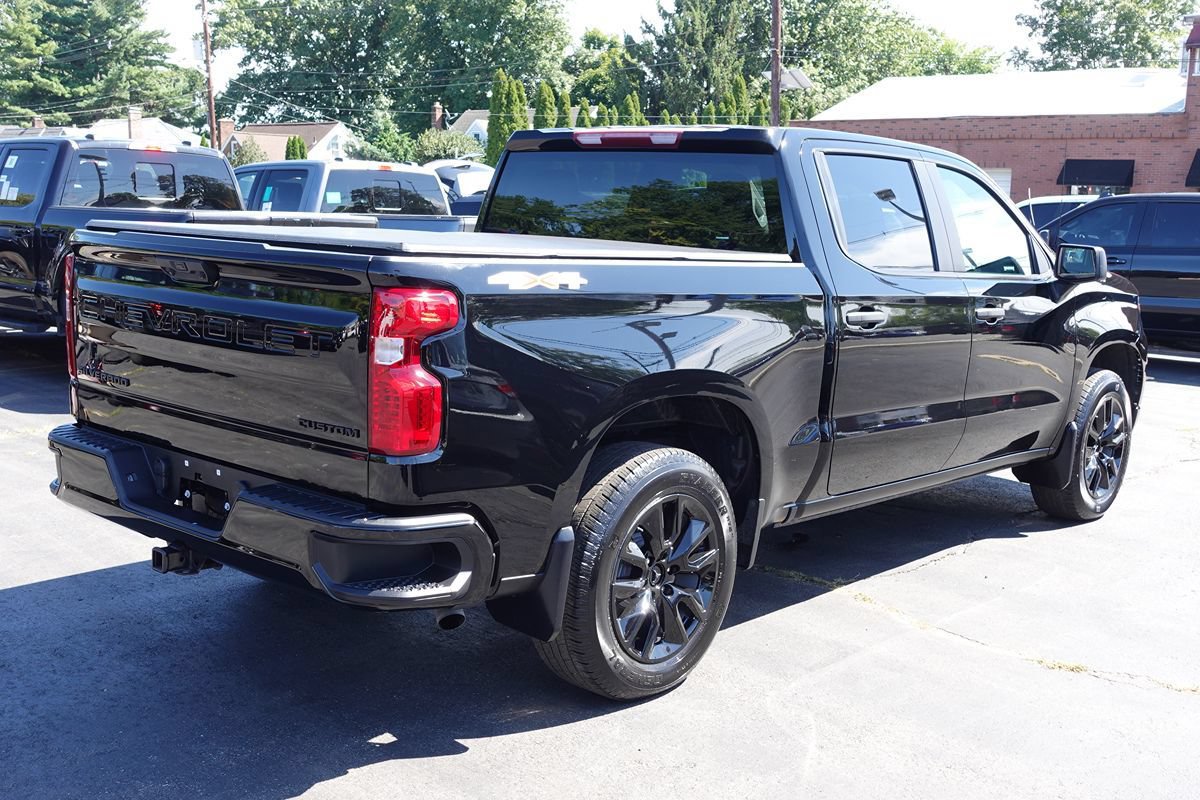 Used 2024 Chevrolet Silverado 1500 Custom AWD/4WD image 3