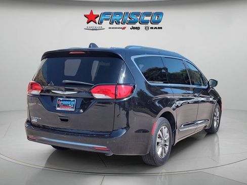 Used 2020 Chrysler Pacifica Touring-L Plus FWD image 7