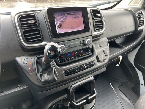 Used 2025 RAM ProMaster 2500 w/ Quick Order Package 22G SLT FWD image 19