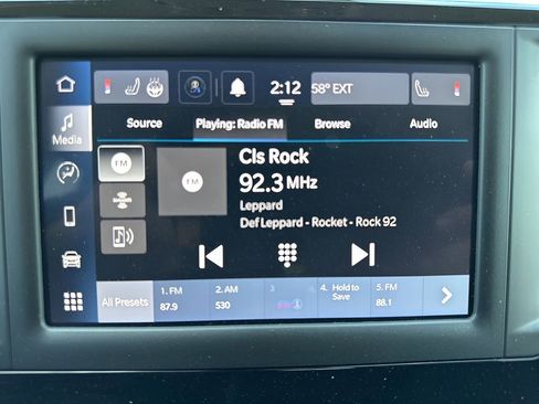 Used 2023 Chrysler Voyager LX image 17