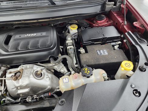 Used 2020 Jeep Cherokee Limited image 17