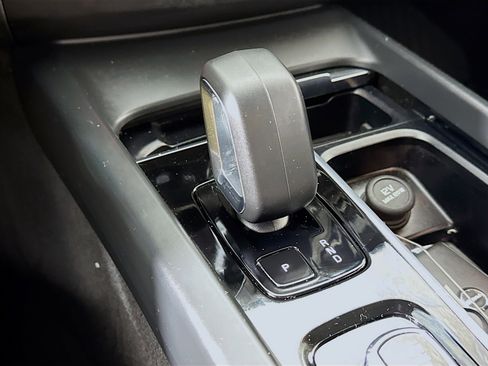 Used 2023 Volvo XC60 B5 Core image 19