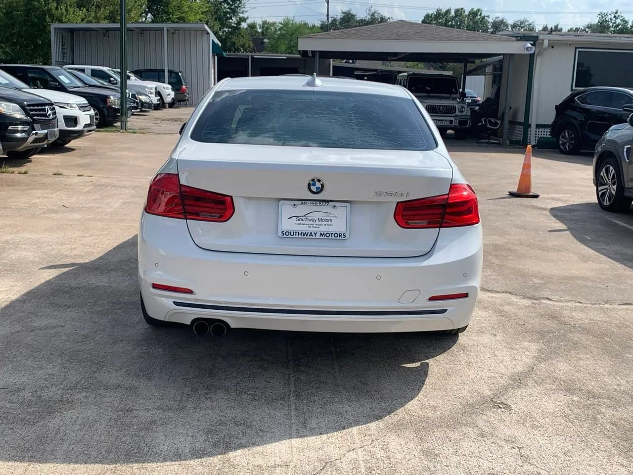 Used 2017 BMW 330i Sedan RWD image 6