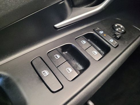 Used 2025 Hyundai Elantra SEL image 27