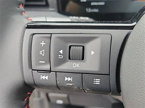 New 2025 Nissan Kicks SR image 9