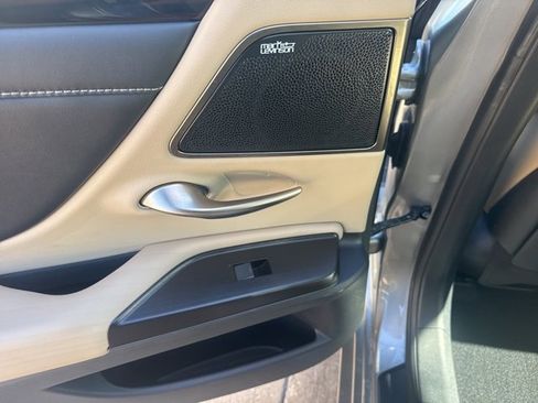 Used 2019 Lexus ES 350 image 31