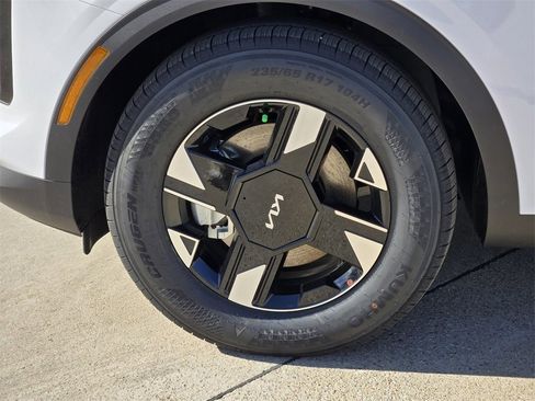 New 2026 Kia Sportage LX image 8