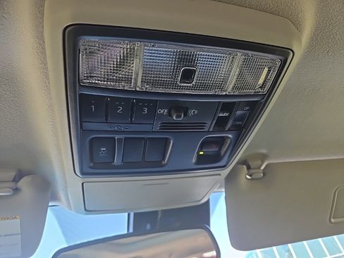 Used 2020 Toyota 4Runner Limited image 33