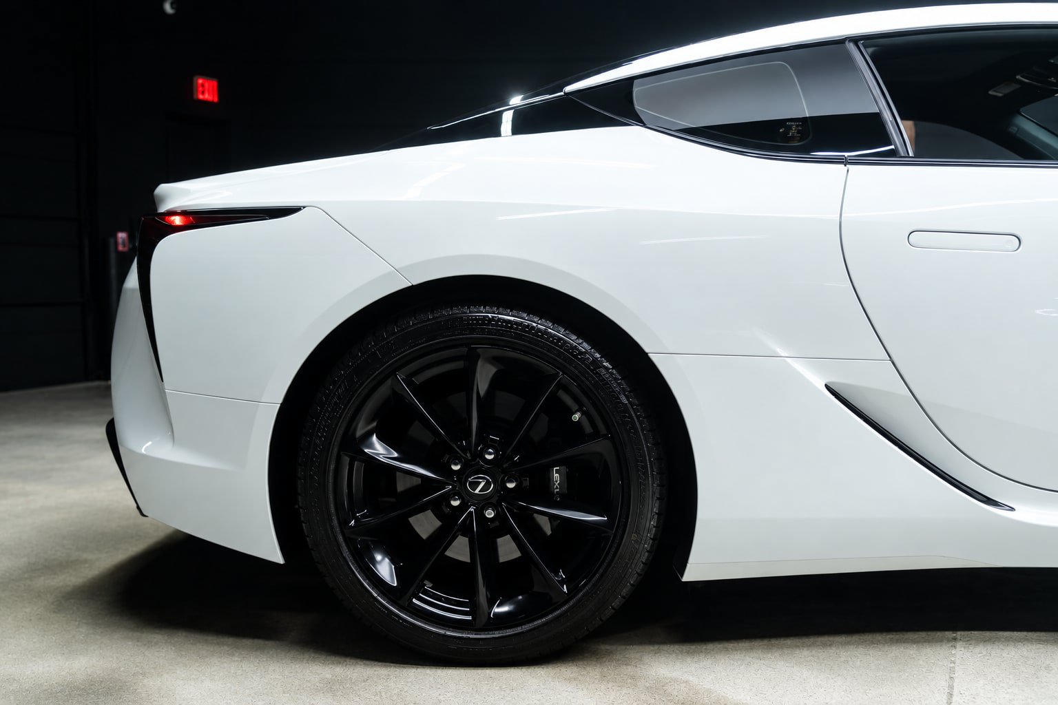 Used 2018 Lexus LC 500 Coupe w/ Touring Package RWD image 15