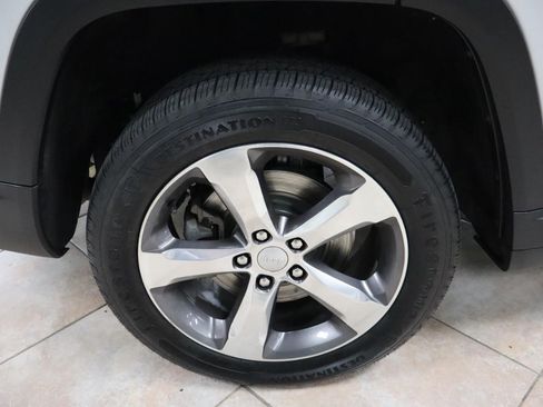 Used 2021 Jeep Grand Cherokee L Limited AWD/4WD image 44