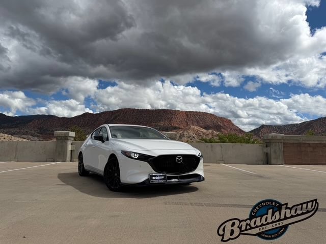 Used 2024 MAZDA MAZDA3 Hatchback w/Premium Plus Pkg AWD/4WD image 2