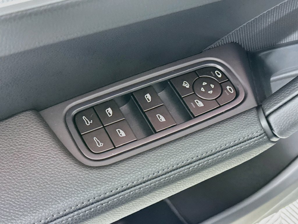 Certified 2026 Porsche Cayenne AWD/4WD image 19