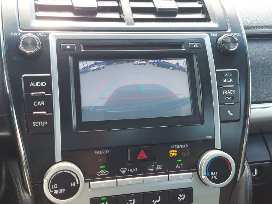 Used 2014 Toyota Camry SE FWD image 16