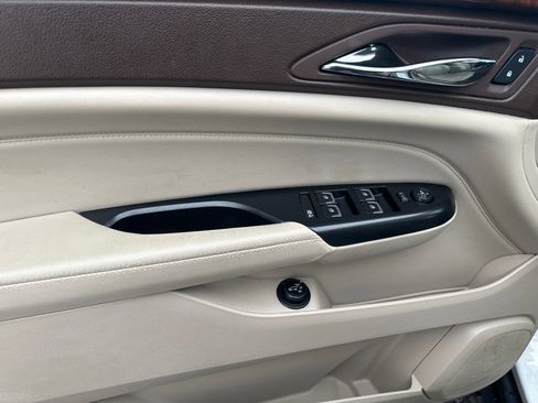 Used 2016 Cadillac SRX Luxury image 19