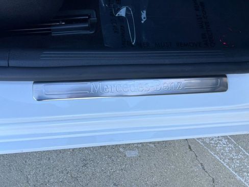 Used 2025 Mercedes-Benz C 300 Sedan image 27